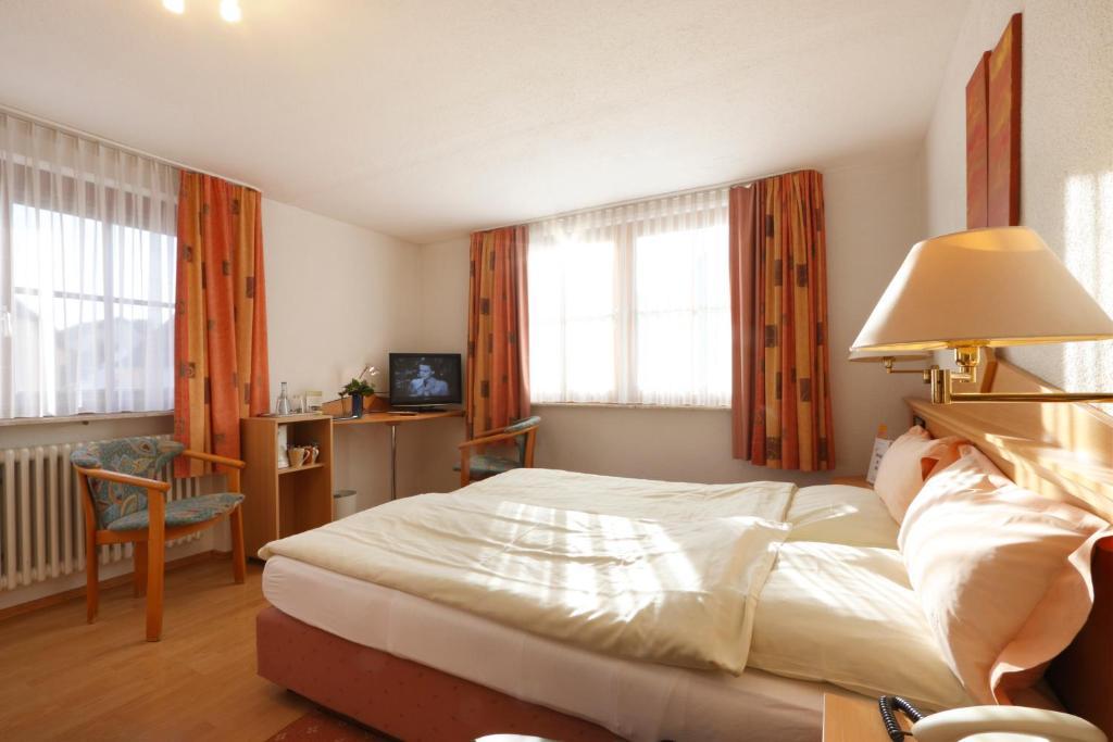 Hotel Pension Stern Бад Бухау Стая снимка