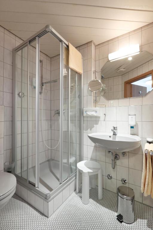 Hotel Pension Stern Бад Бухау Стая снимка