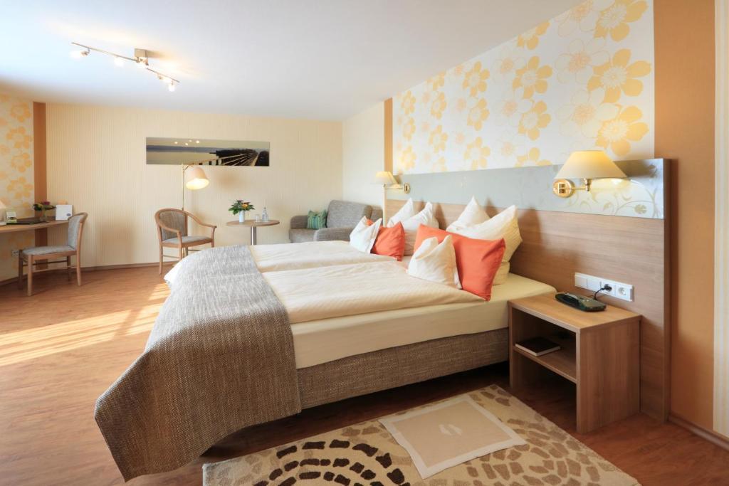Hotel Pension Stern Бад Бухау Стая снимка