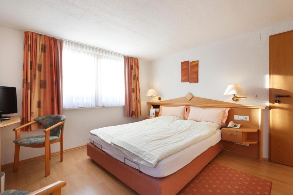 Hotel Pension Stern Бад Бухау Стая снимка