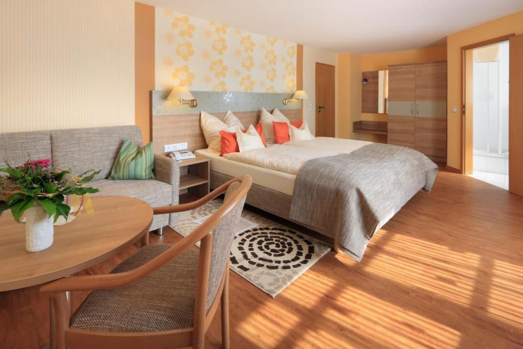 Hotel Pension Stern Бад Бухау Стая снимка